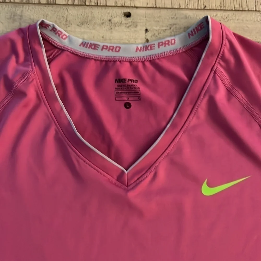 Nike Pro Athletic‎ Wear Shirt